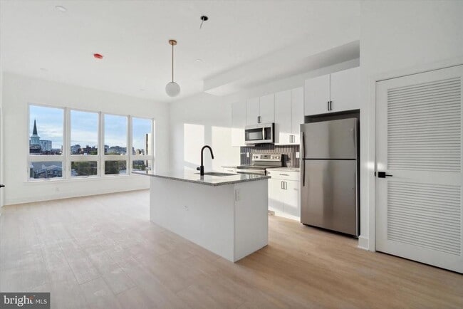 Building Photo - 1643 N 2nd St