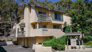 Building Photo - 2BR/2.5BA Condo w/ Garage & Pool