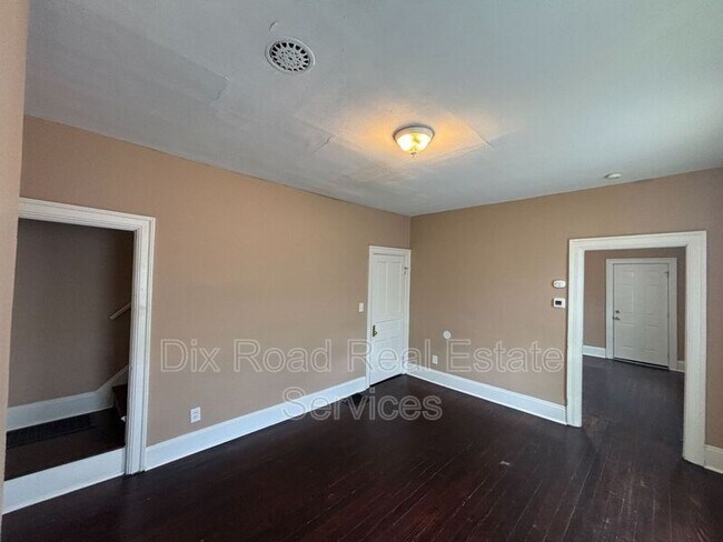 Building Photo - 332 Hudson Ave
