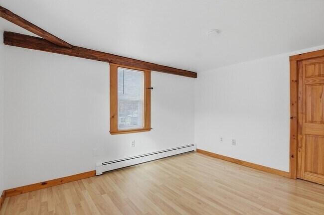 Building Photo - 92 Main St