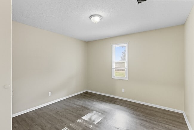 Building Photo - 145 Lester Heights Rd