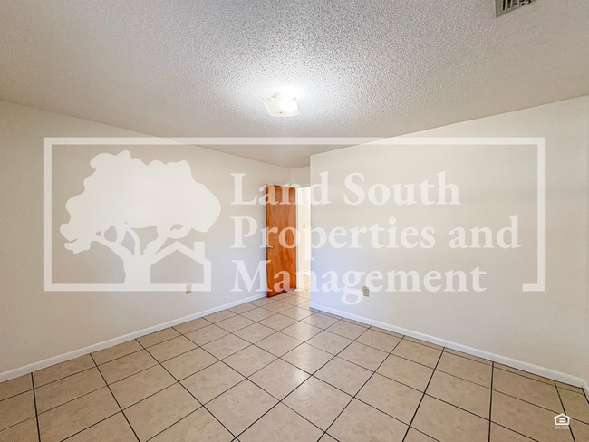 Building Photo - 1701 King Ave