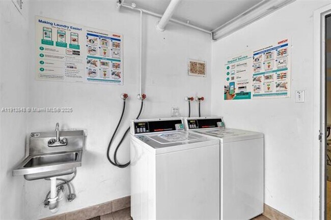 Building Photo - 9195 Collins Ave