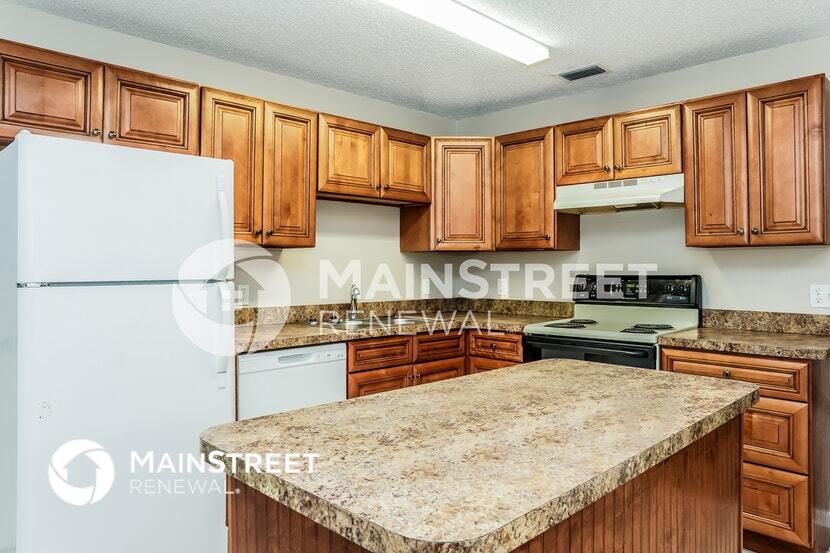 Building Photo - 6576 4th Ln