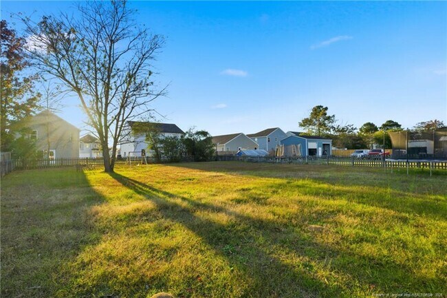 Building Photo - 419 Northwoods Dr