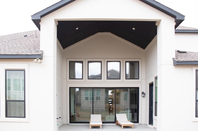 Building Photo - 1709 Novara Trl