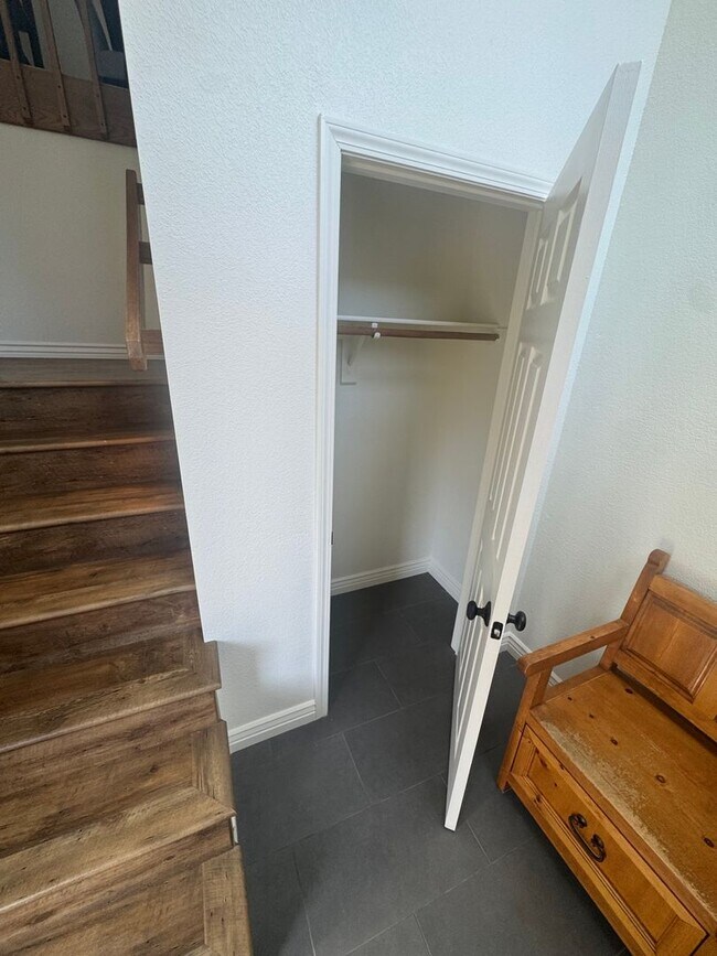 Building Photo - MOVE IN READY! Fully Furnished 2-Bed Condo...