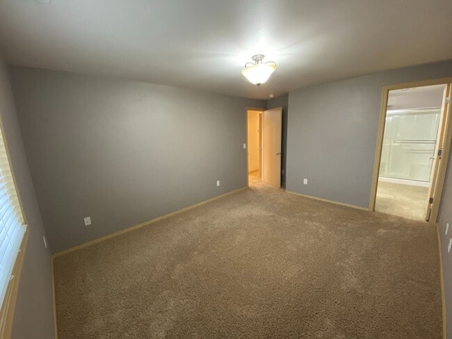 Building Photo - 5822 Austin Ct