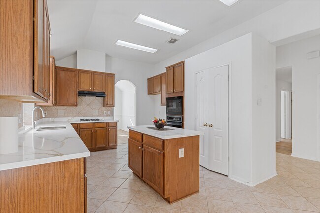 Building Photo - 17606 Forest Haven Trail