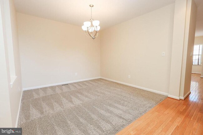 Building Photo - 23305 Hyacinth Ln