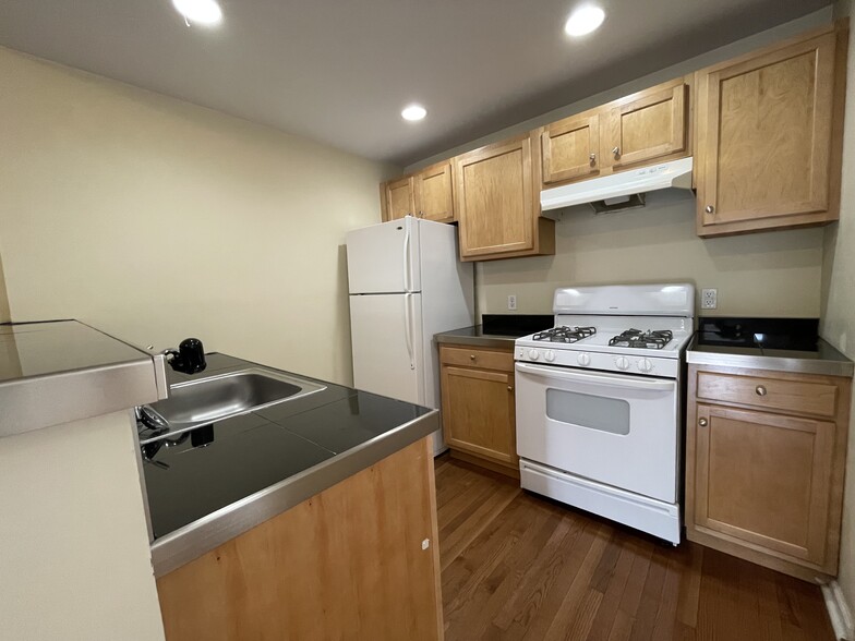 Building Photo - 5309 Wellesley Ave