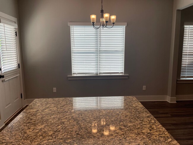 Building Photo - 3 Bedroom Home With Spacious Garage and Fenced Backyard!