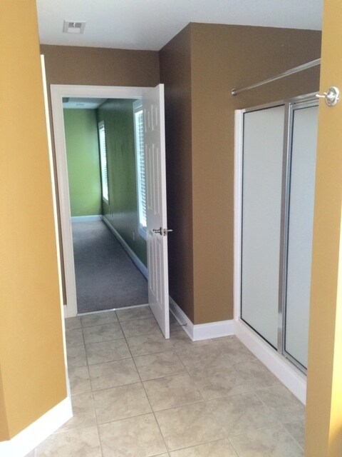 Building Photo - 4 BR 2.5 BA Sterling Farms