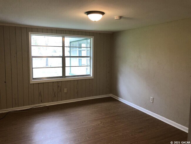 Building Photo - 24206 Doc Karelas Dr