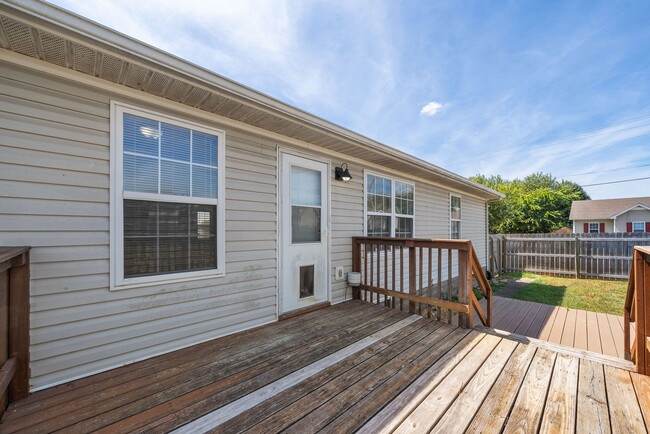 Building Photo - Oak Grove Cutie for Rent!