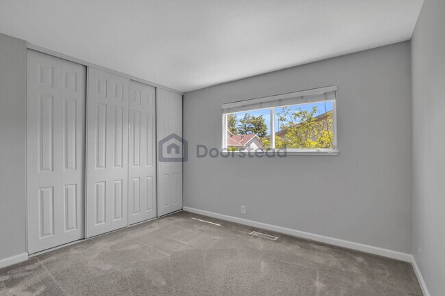 Building Photo - 1492 Via Cancion