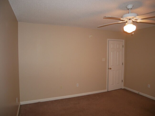 Building Photo - 7747 Mary Payton Dr