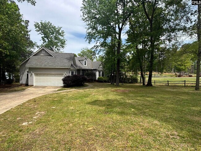 Building Photo - 527 Superior Cir