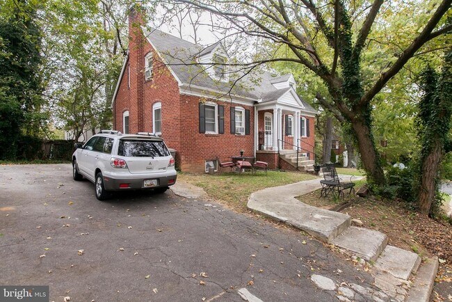 Building Photo - 908 Prospect St