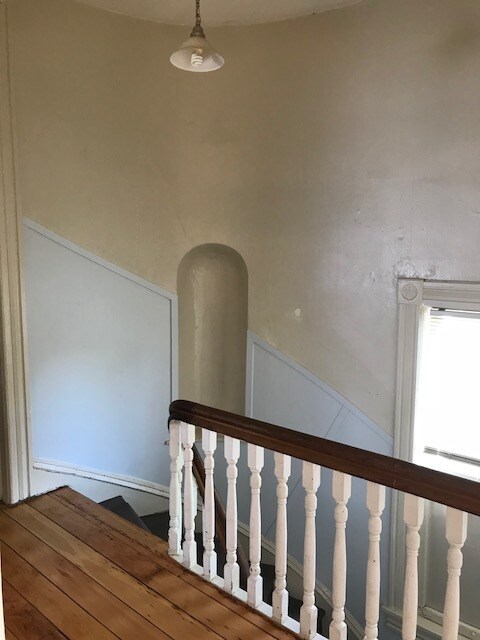 Building Photo - 731 4th St E