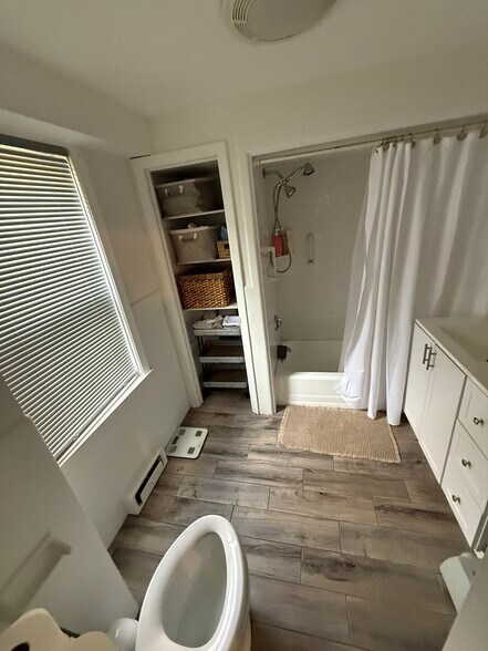 Building Photo - 248 Douglas Pike