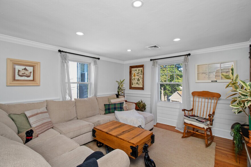 Building Photo - 24 Gill Rd