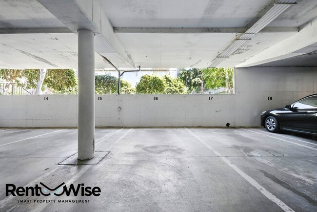 Building Photo - 818 N Delaware St