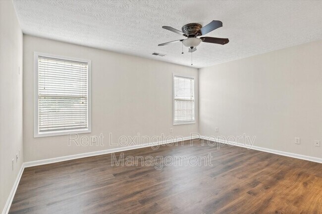 Building Photo - 3084 River Run Trail