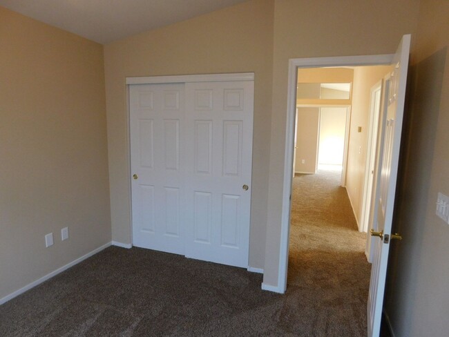 Building Photo - UPGRADED HOME WITH 3 LARGE BEDROOMS*CLOSE ...