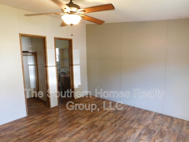 Building Photo - 308 Athens Pike