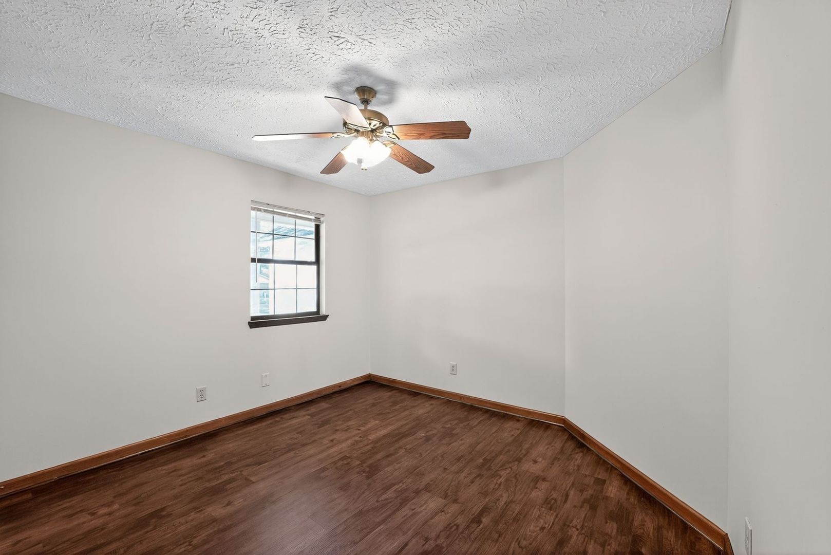 Building Photo - 165 Paces Dr