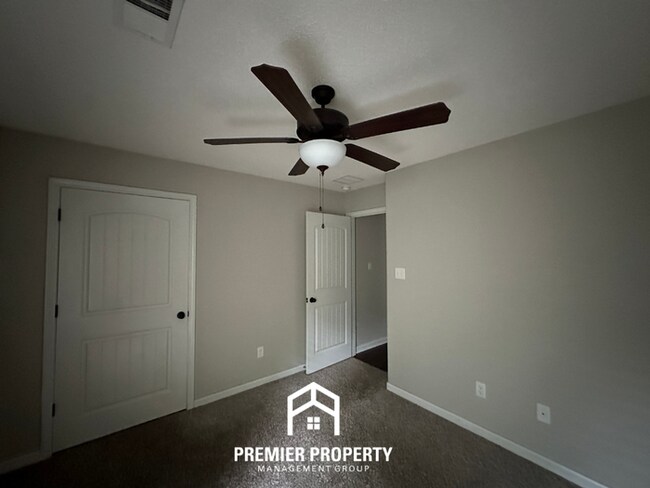 Building Photo - Charming 3BR/2BA Bartlett Area Home | High Ceilings, Stainless Steel & 2-Car Garage