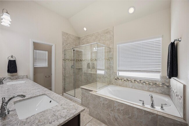 Building Photo - 1506 Brayson Oaks Pl