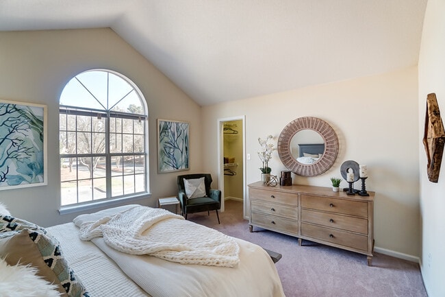 Building Photo - All-brick townhome living, minutes from it all.