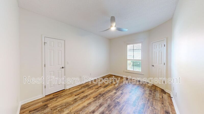 Building Photo - 1334 Charter Ct