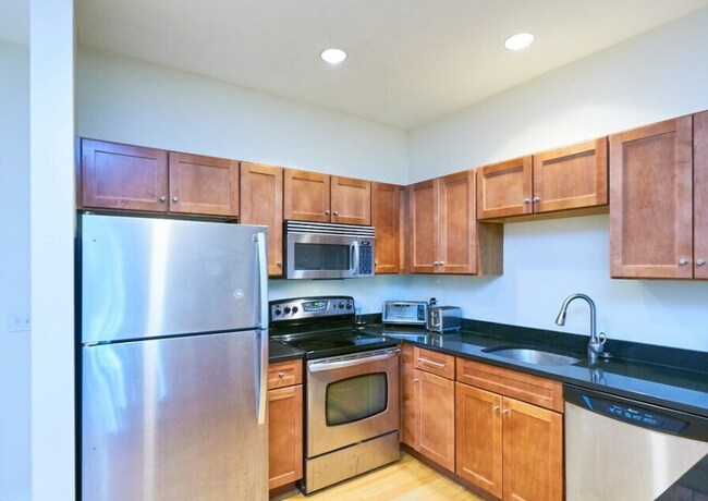 Building Photo - 99 Chestnut Hill Ave