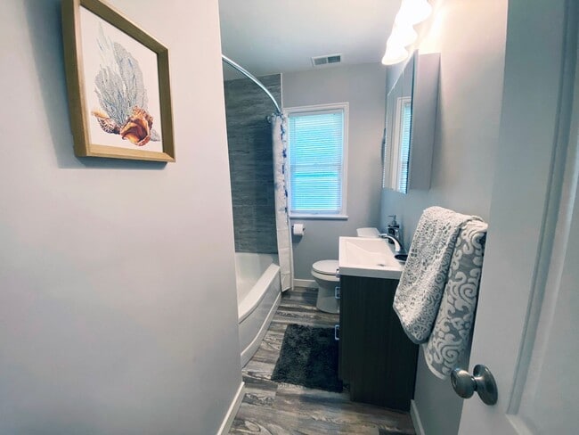 Building Photo - 3 Bed - 1 Bath Colonial for Rent in Parma ...