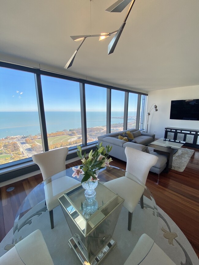 Building Photo - 60 E Monroe St