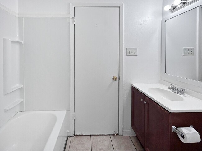 Building Photo - Corner-lot Home / 1.5 Bathroom Home