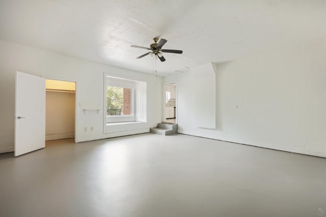 Building Photo - 1657 E Campbell Rd