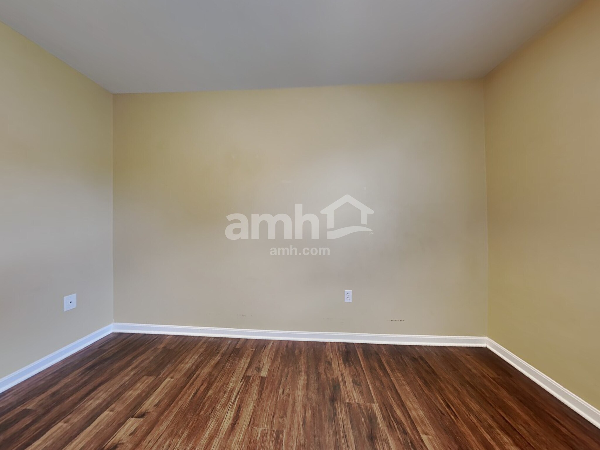 Building Photo - 823 Wingate Dr