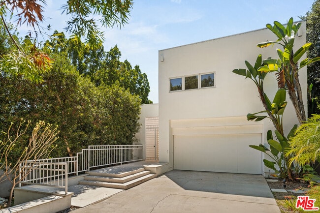Building Photo - 7582 Mulholland Dr
