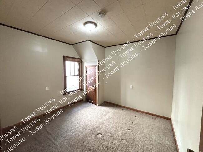 Building Photo - 2418 Whitney Ave