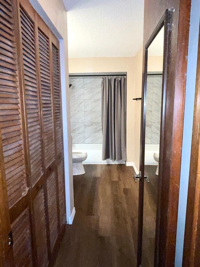 Building Photo - Spacious 3-Bedroom Condo in Quiet South Daytona Community