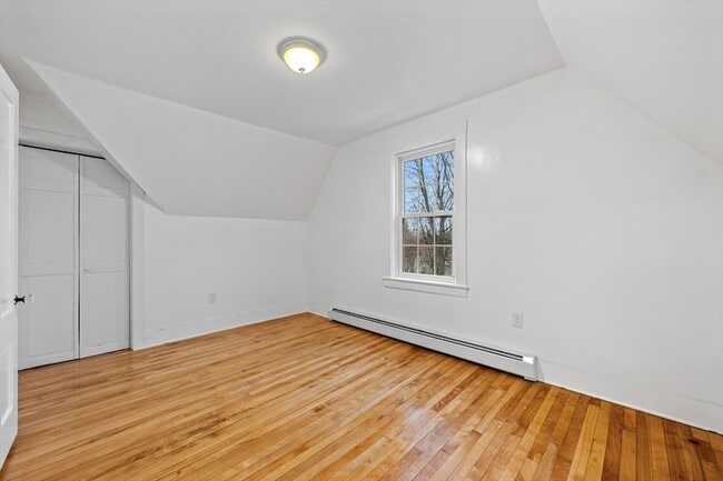 Building Photo - 656 Grove St