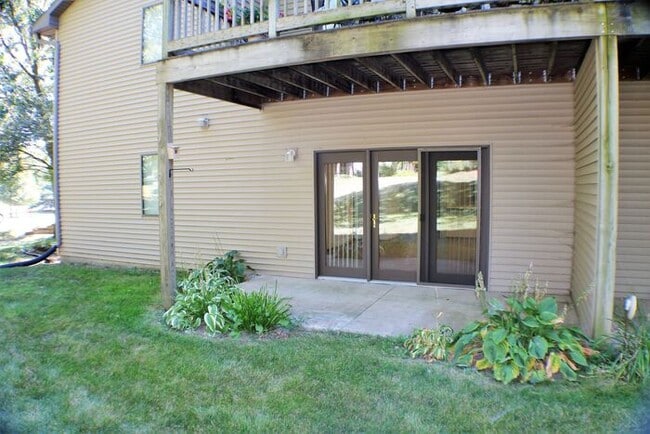 Building Photo - $1,215 | 2 Bedroom, 2 Bathroom CONDO | Designed for Ages 55+ | PET Friendly* | Available for Nove...