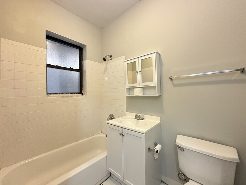 Building Photo - 4329 N Wolcott