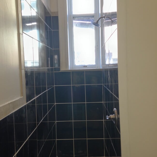 Building Photo - 1025 Church St