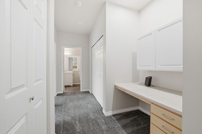 Building Photo - 22855 E Country Vista Dr