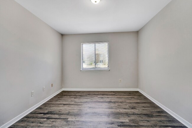 Building Photo - 1318 E Durst Ave